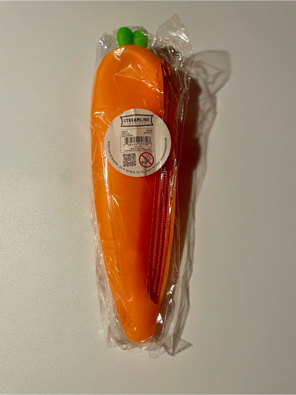 NWT Streamline Imagined Kohl's Silicone Carrot Pencil Case Makeup Pouch Holiday